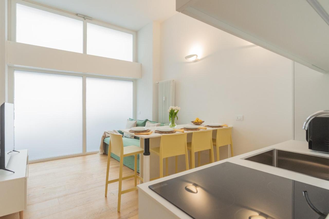 A Step From The Lake Apartment By Rent All Como Bagian luar foto