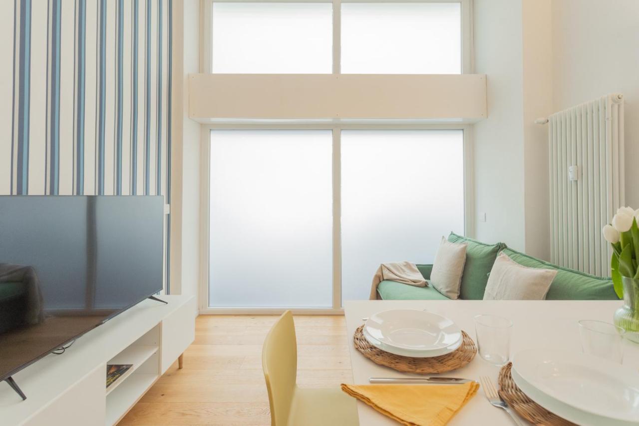 A Step From The Lake Apartment By Rent All Como Bagian luar foto