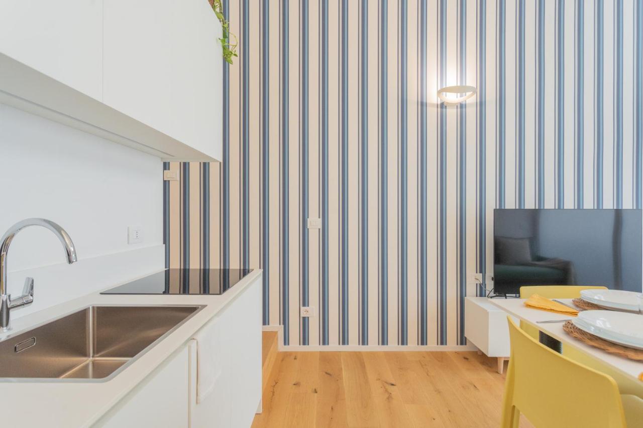 A Step From The Lake Apartment By Rent All Como Bagian luar foto