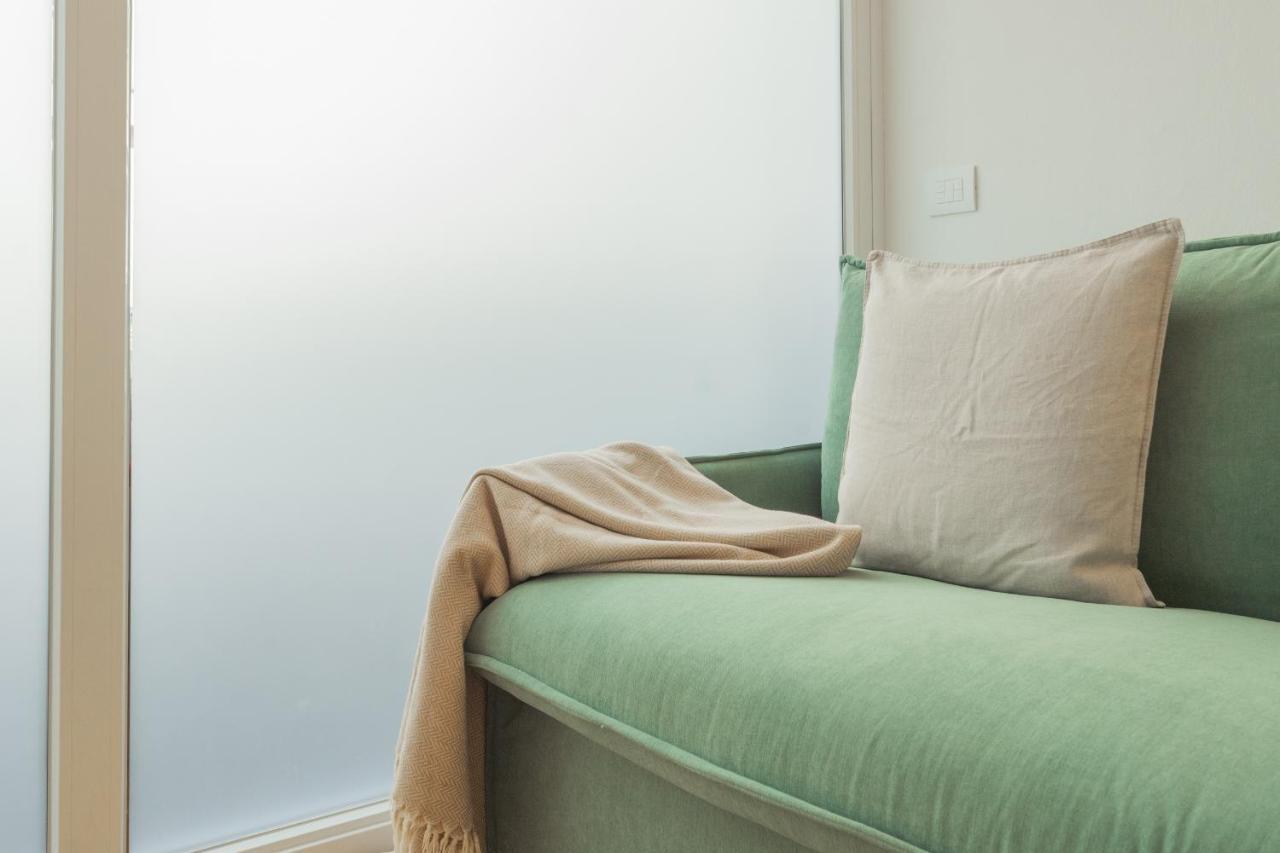 A Step From The Lake Apartment By Rent All Como Bagian luar foto